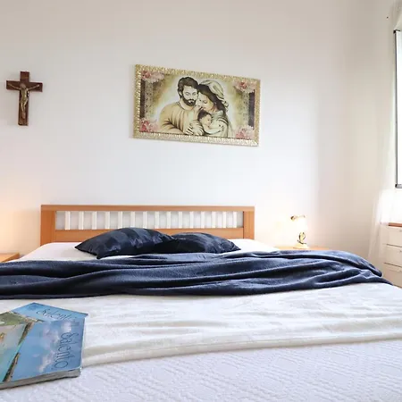 Jasmines House דירה